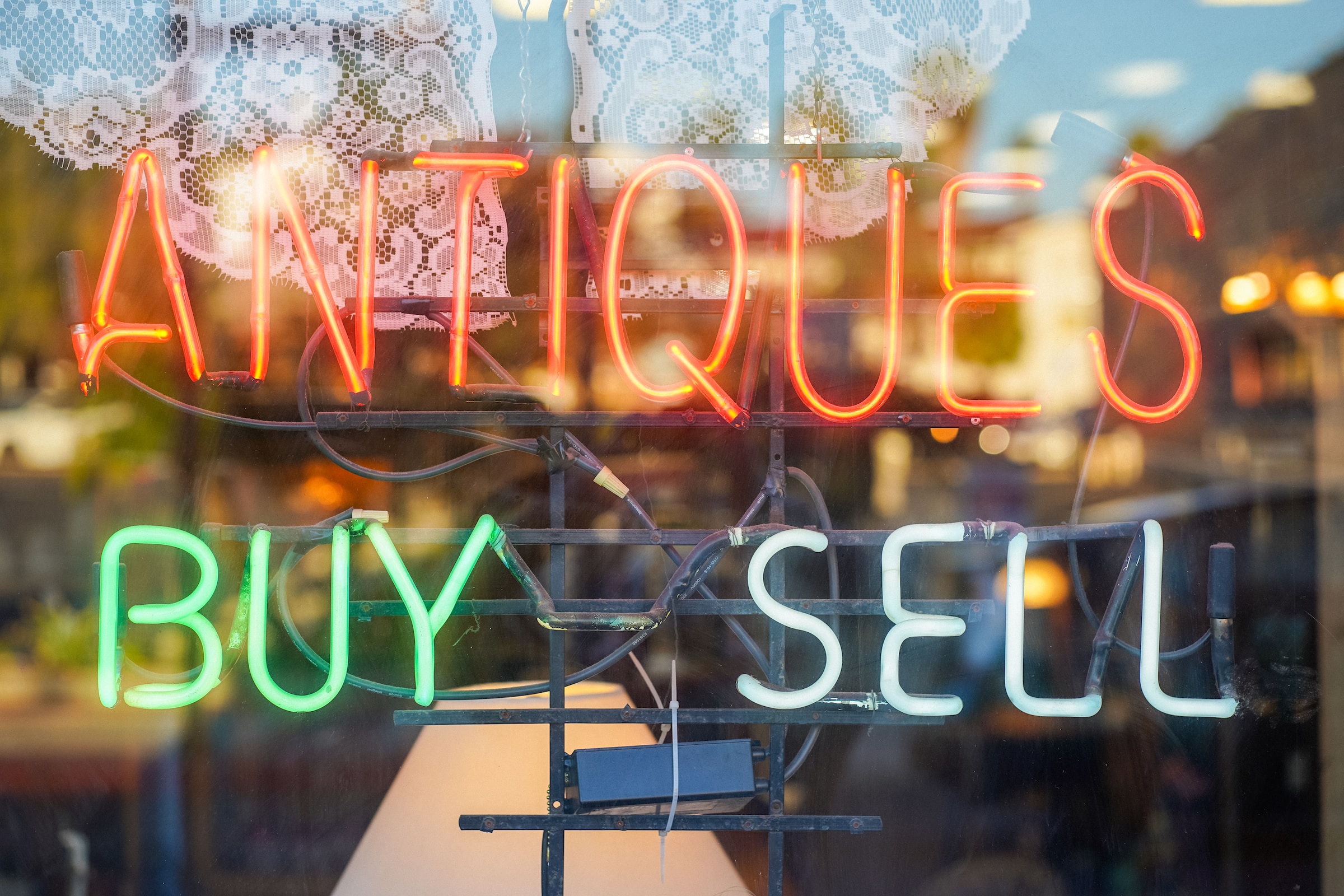 How Phony is Flea Market Flip?